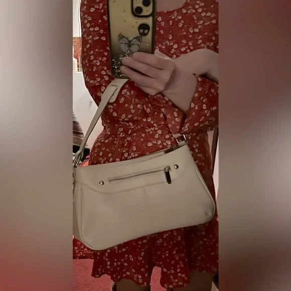 SOLD This is a gorgeous, authentic Louis Vuitton. Feel free to send offers. - Picture 14 of 16